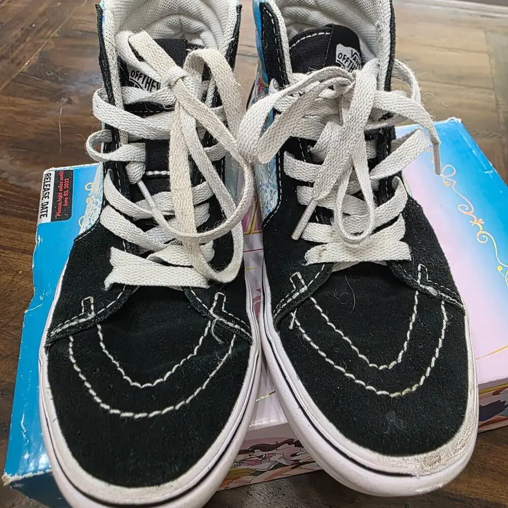 Vans x Sailor Moon Comfycush Sk8-Hi Pretty Guardians Kids Size 2.0
